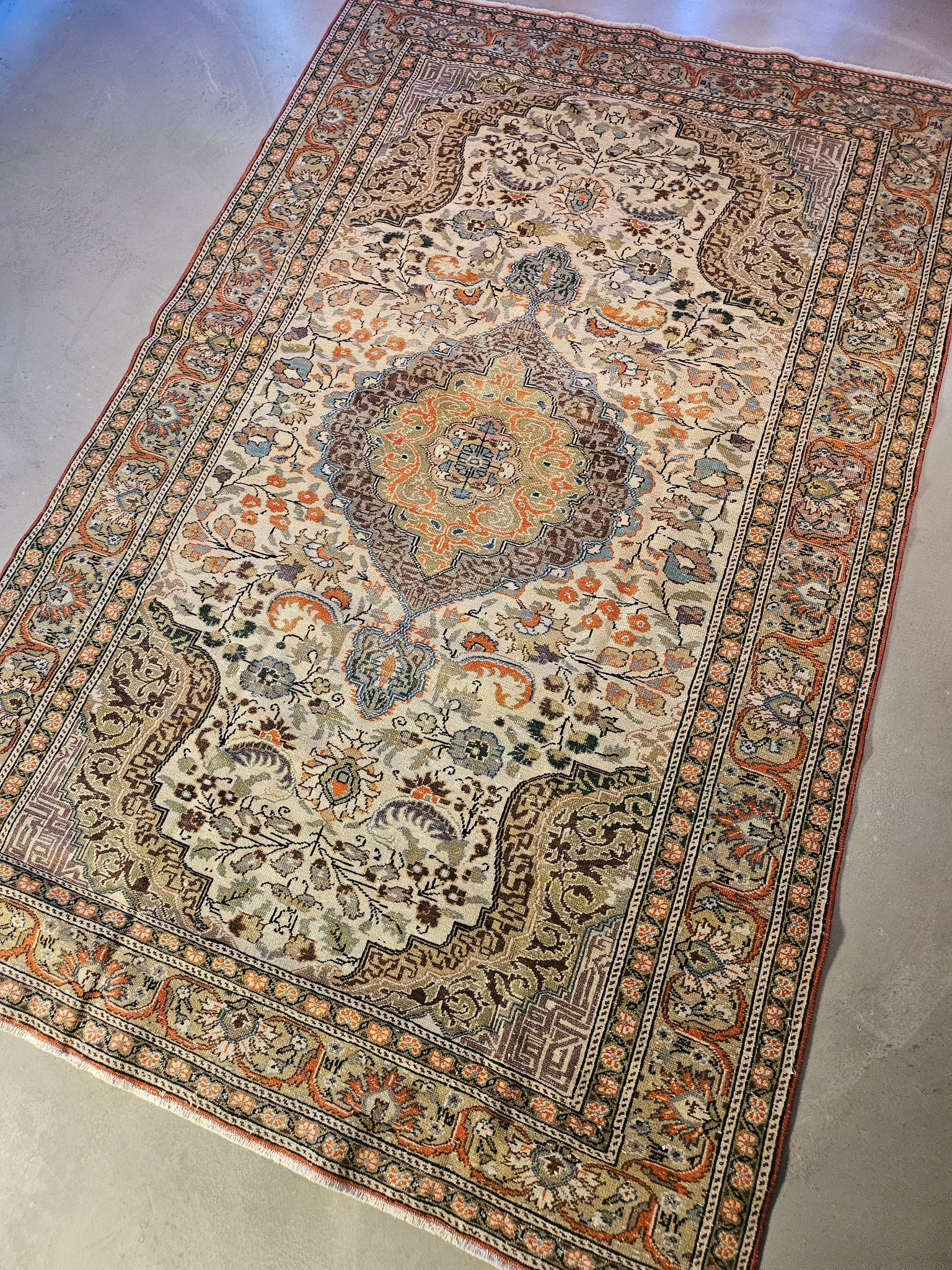 Ceyda – How Bizarre Rugs