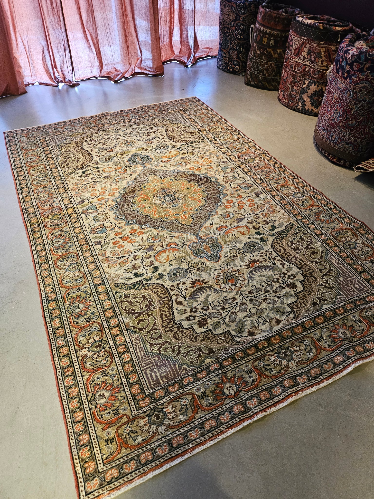 Ceyda – How Bizarre Rugs