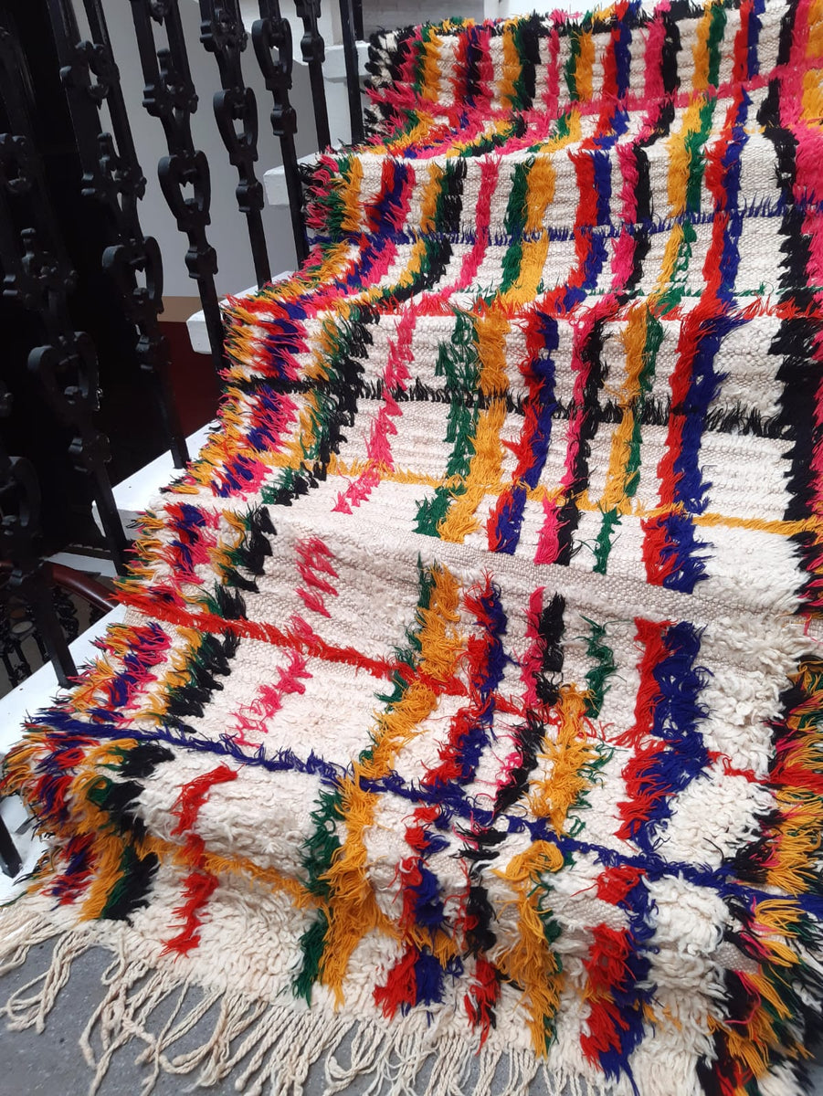 Rihanna – How Bizarre Rugs